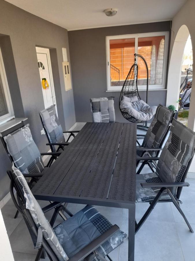ויר Apartmani Plesa מראה חיצוני תמונה